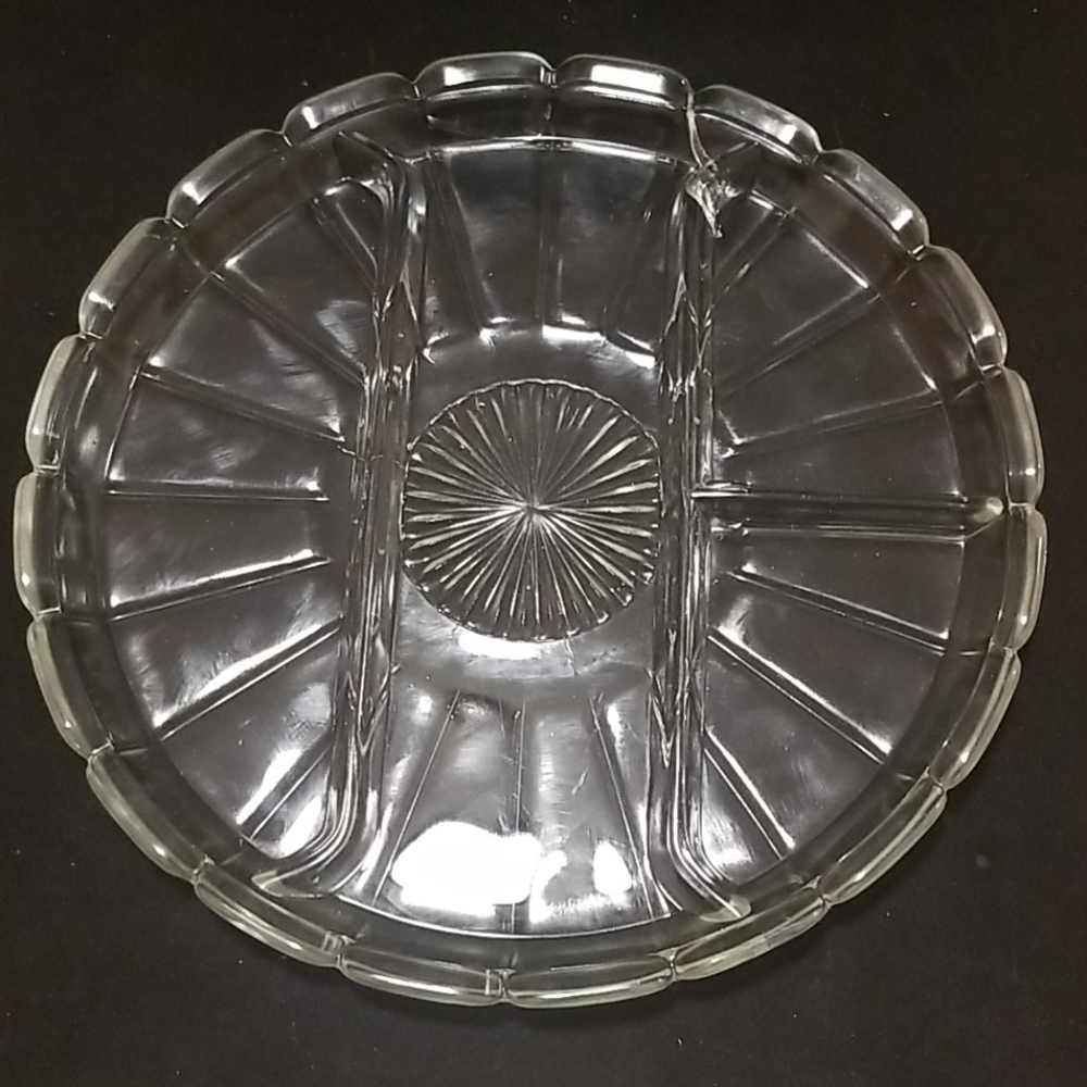 Sectioned 4pc, serving dish
